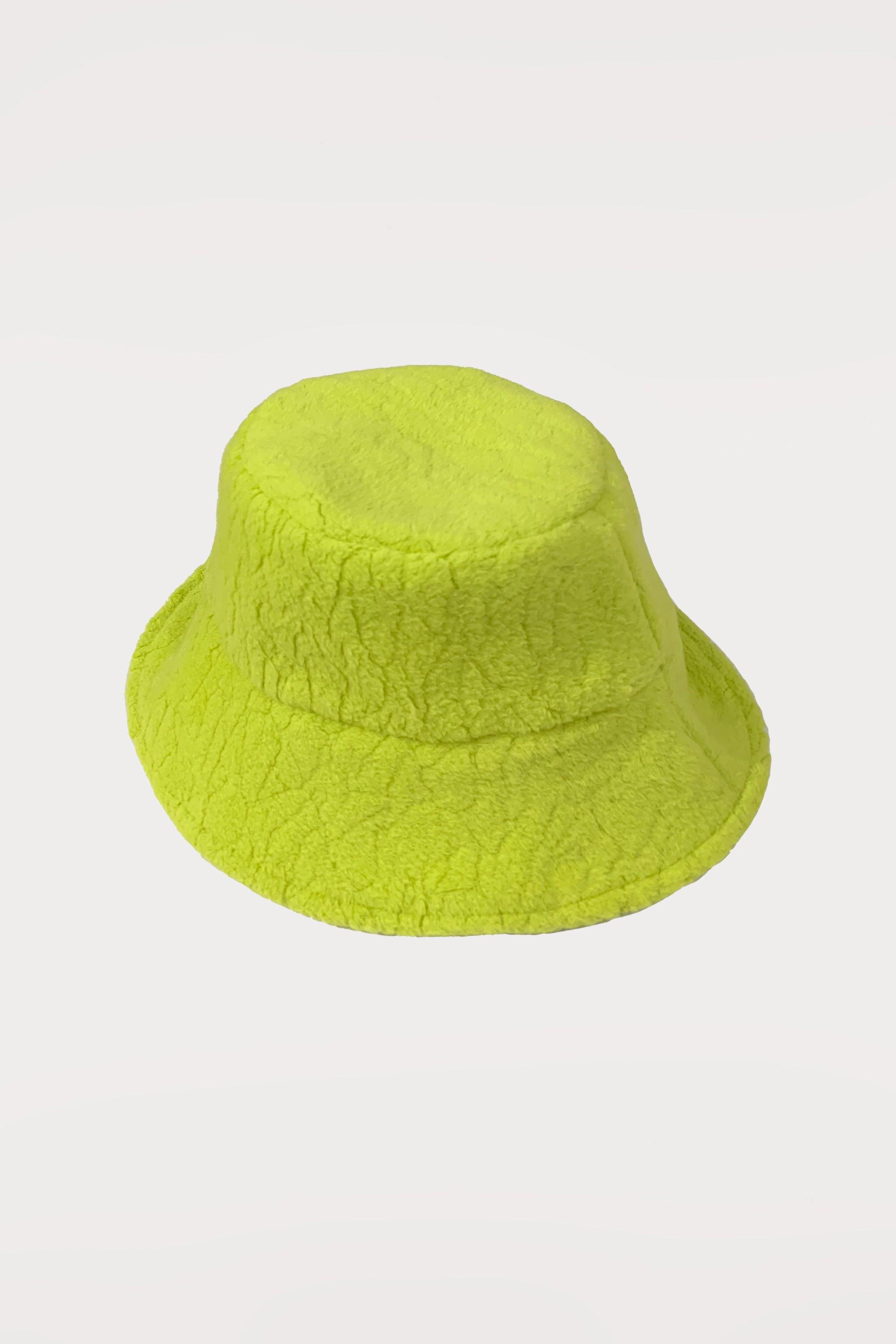 The 'Jamie' hat is the ultimate accessory for keeping heads warm. This cool bucket hat is made from a soft organic cotton teddy fleece. Key Features: Made from 100% organic cotton teddy Unisex design suitable for toddlers up to big kids Teddy fleece lining Studio Koter is a modern, unisex, functional kidswear shop designed in the UK and made sustainably in the UK and Portugal.